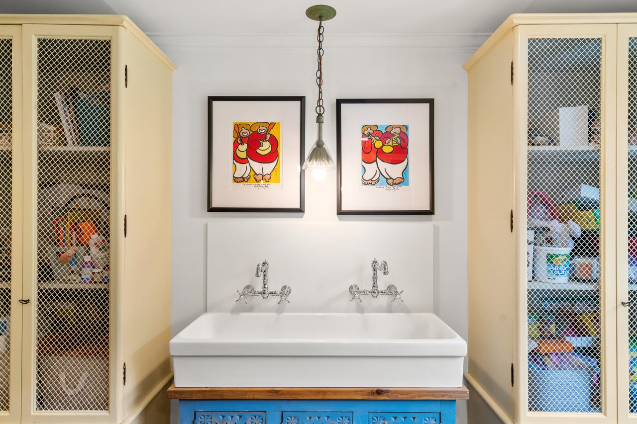 Renovated Georgian Colonial 