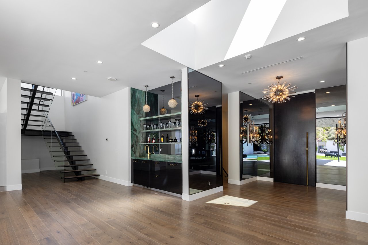1619 San Ysidro Dr, Beverly Hills