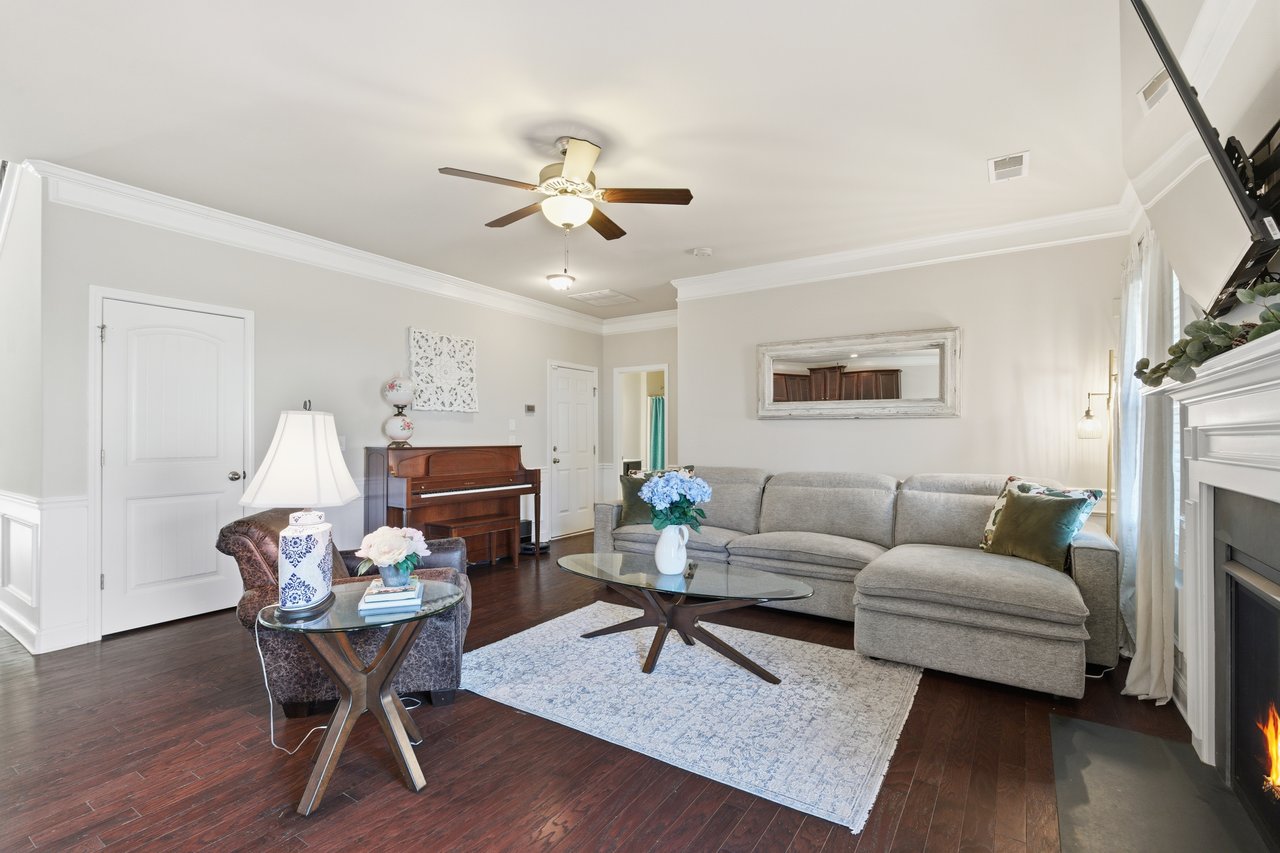 24 Dunsborough Drive