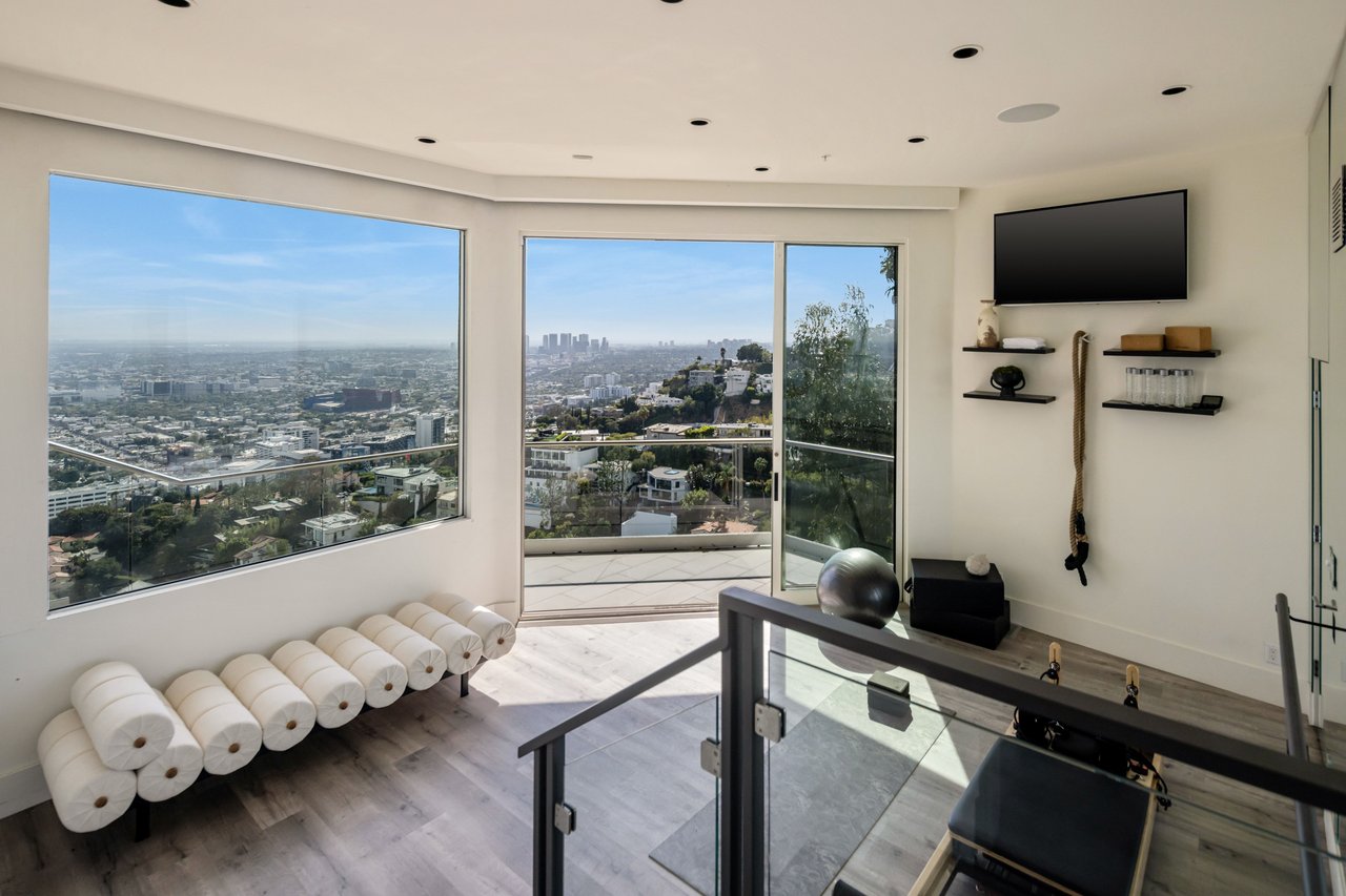 8572 Hillside Ave, Sunset Strip