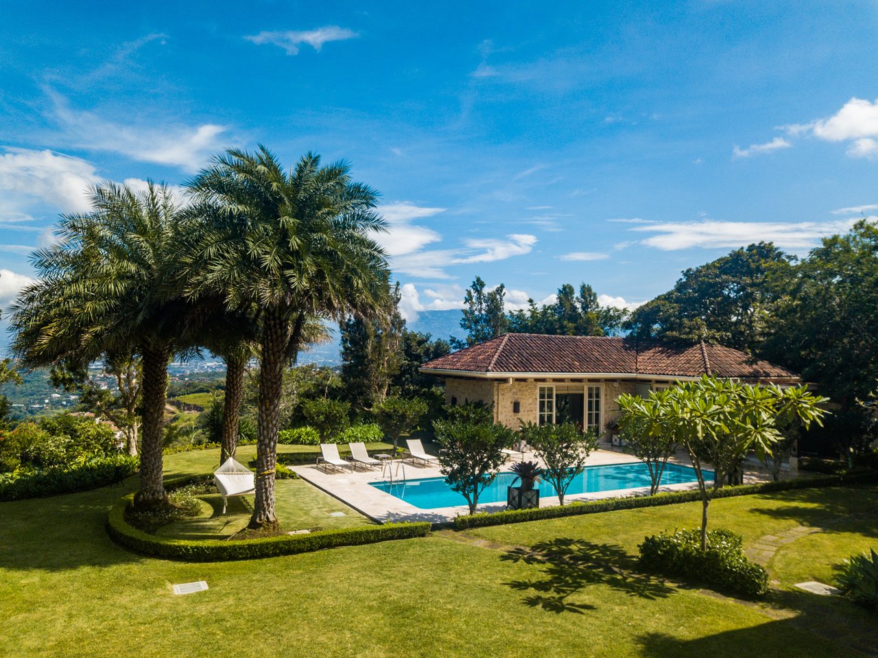 Fully Furnished Private Mansion