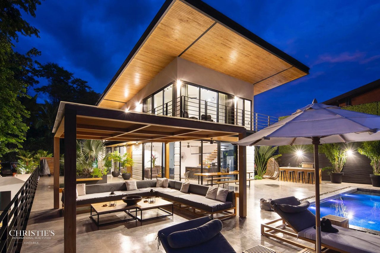 Coastal Estate with Two Villas and Dramatic Ocean Views