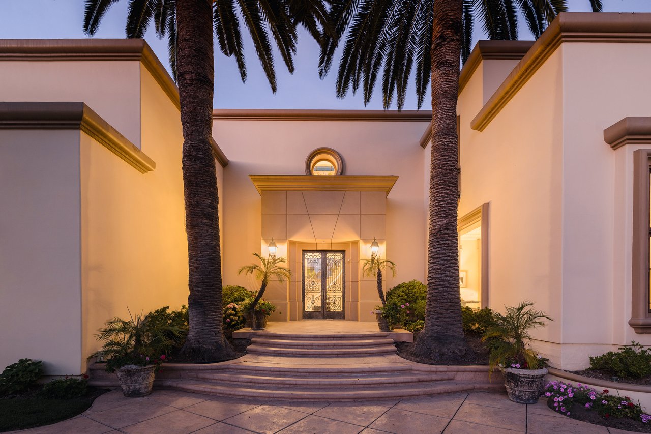 3364 Clerendon Rd, Beverly Hills 