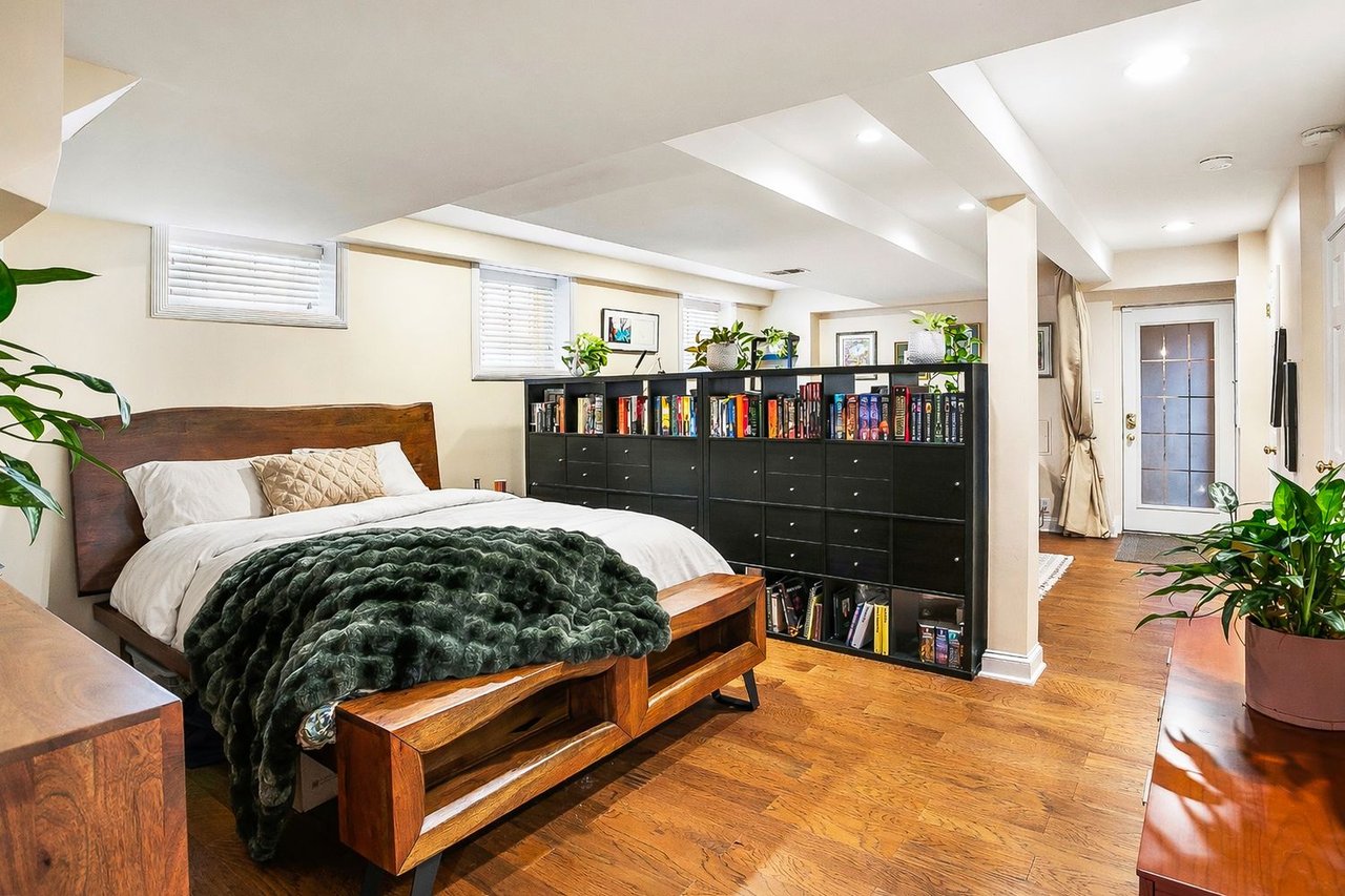 3323 Reservoir Rd NW