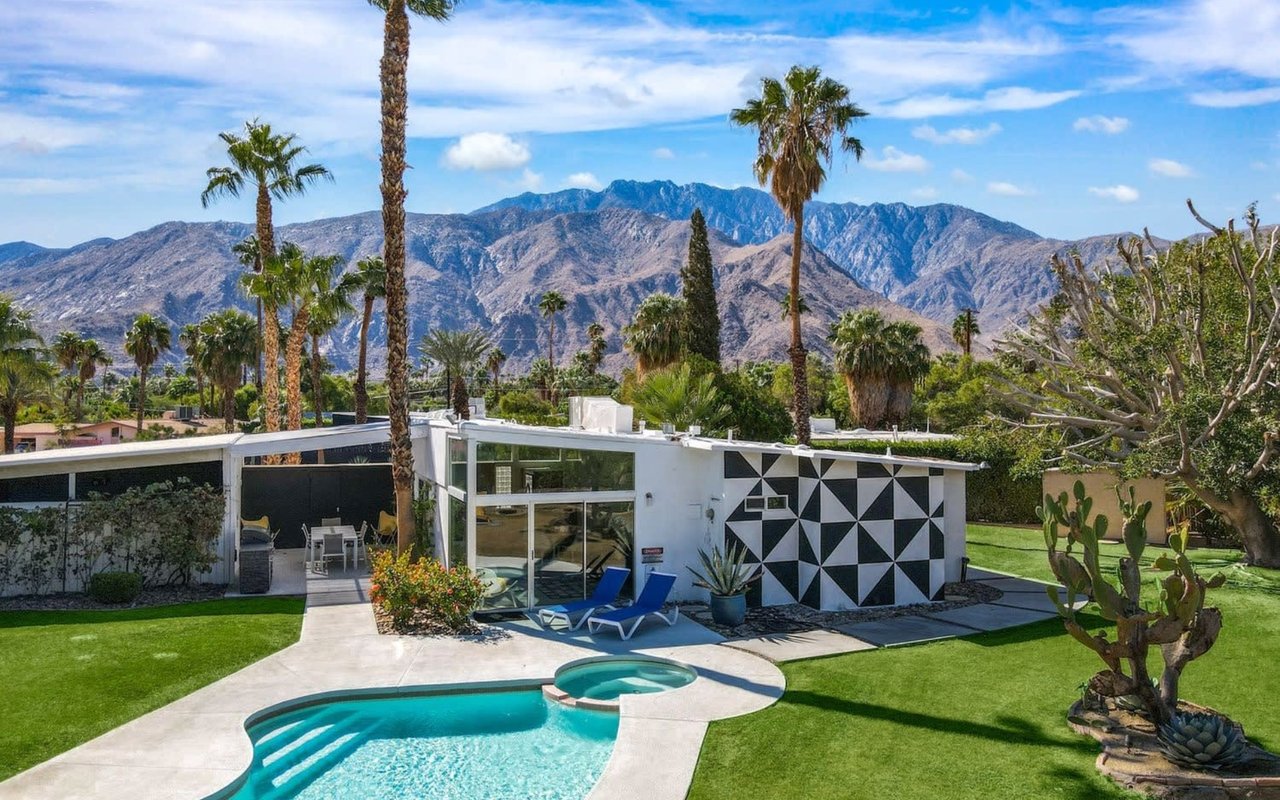 Palm Springs Pool Homes for Sale