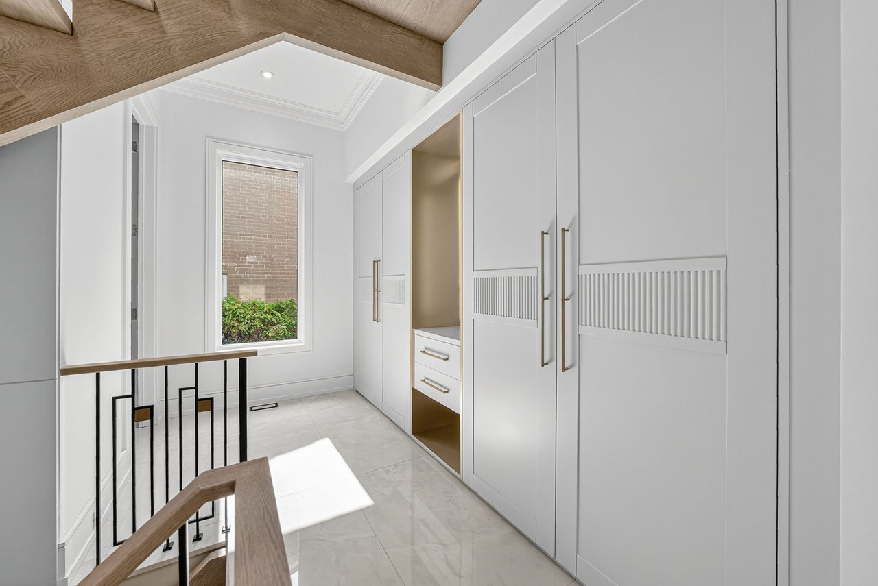 Distinctive Luxury Residence