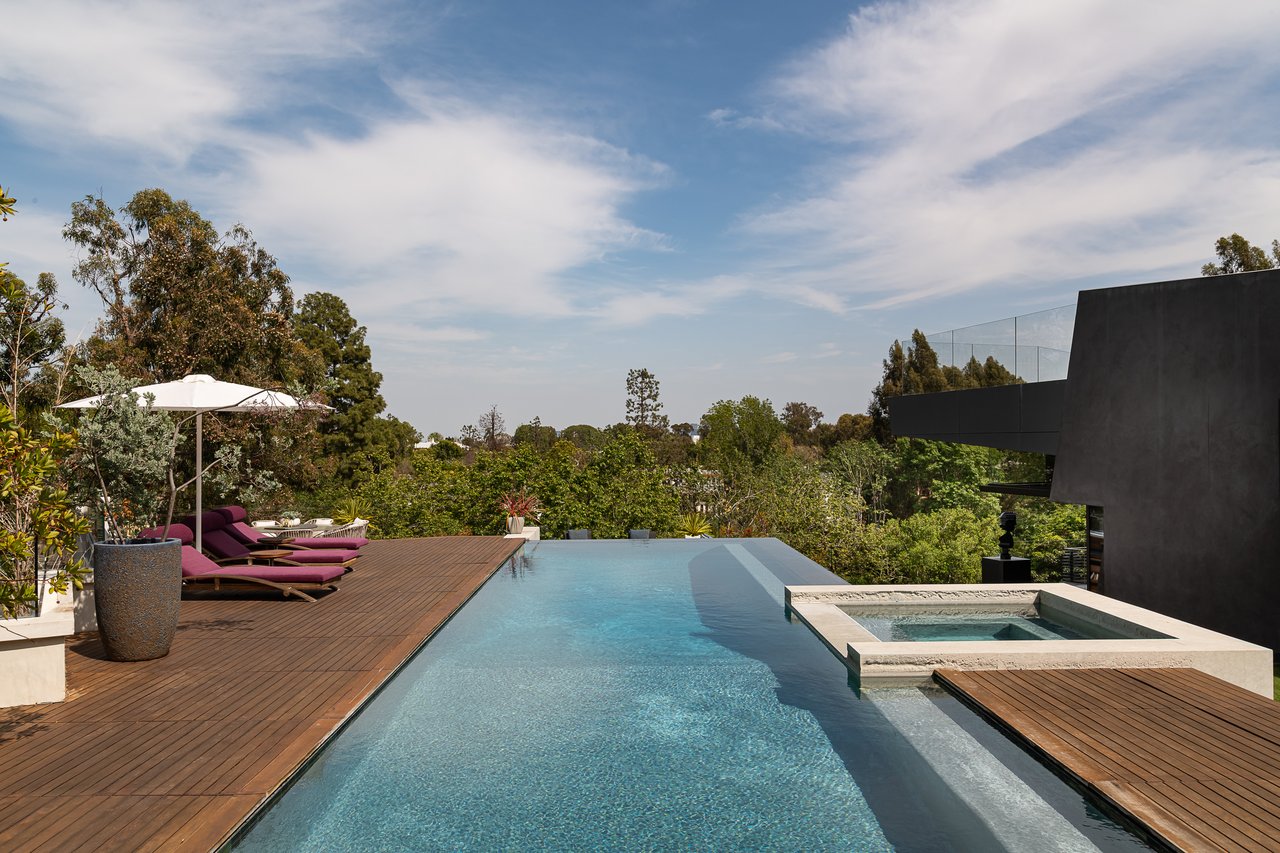 314 N Barrington Ave, Brentwood