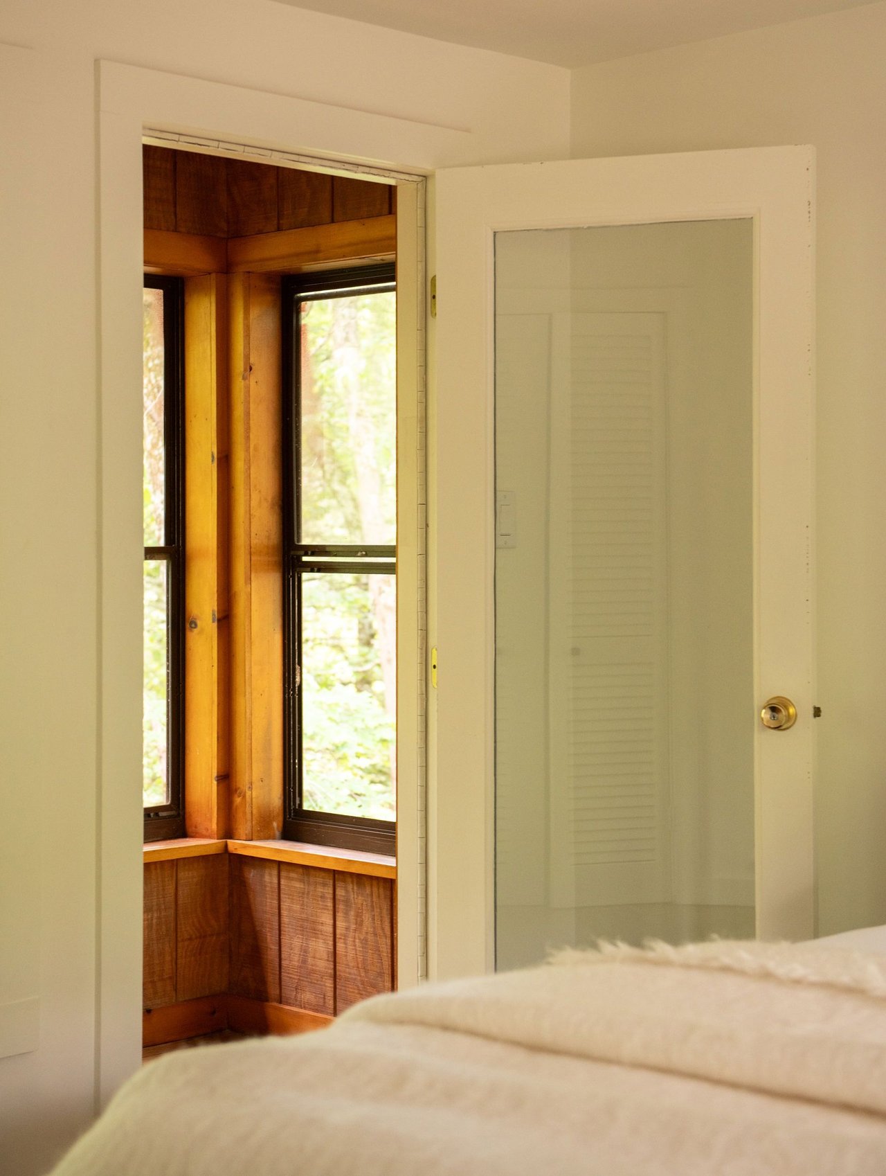 276 Chestnut Hill Road, Woodstock