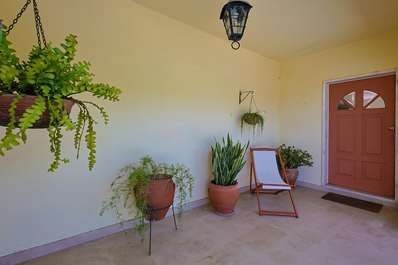 Exclusive Family Villa with Expansive Gardens Near Sintra’s UNESCO Heritage Centre