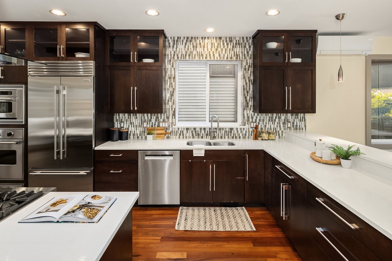 Elevated Contemporary Living on Queen Anne