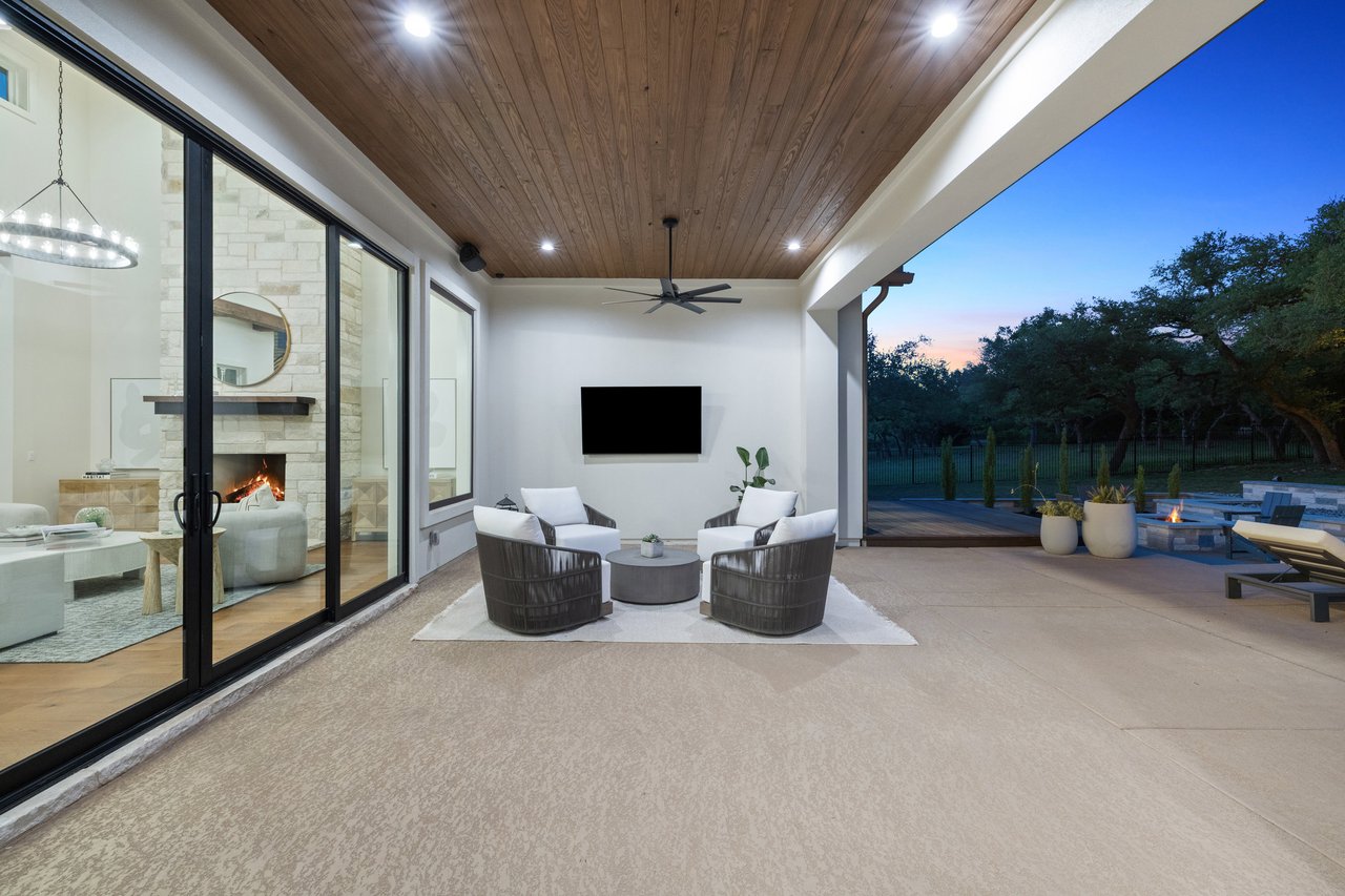 8325 Lakewood Ridge Cv