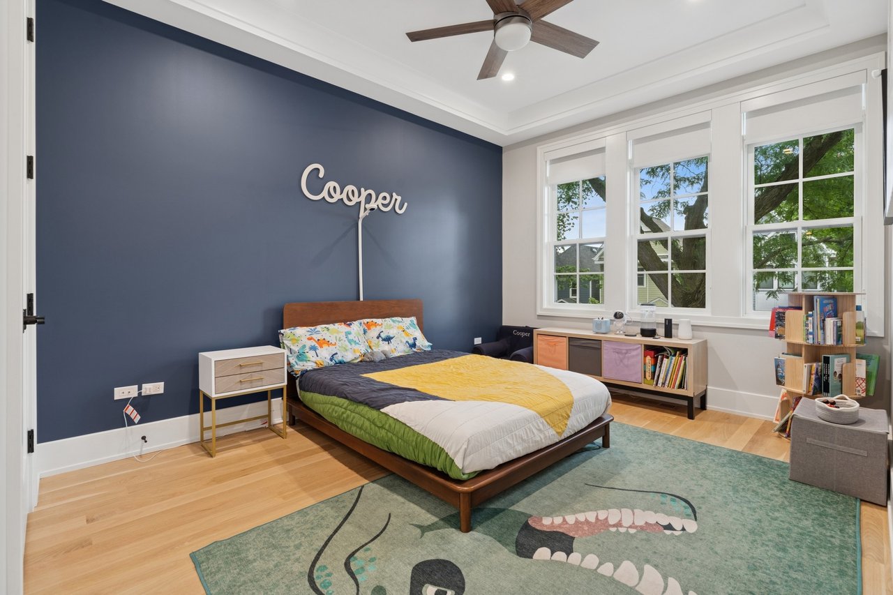 2026 W. Waveland- A North Center Gem!