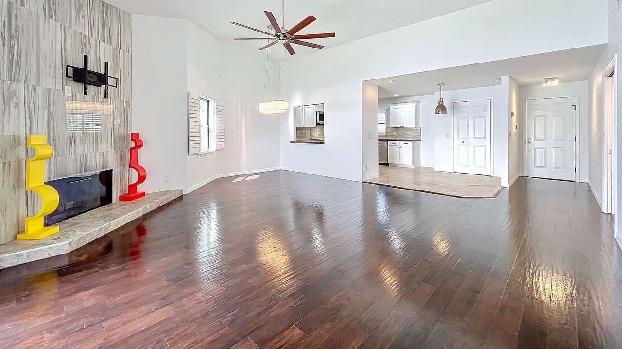 Luxury Lakefront Winter Park Condominium for Lease