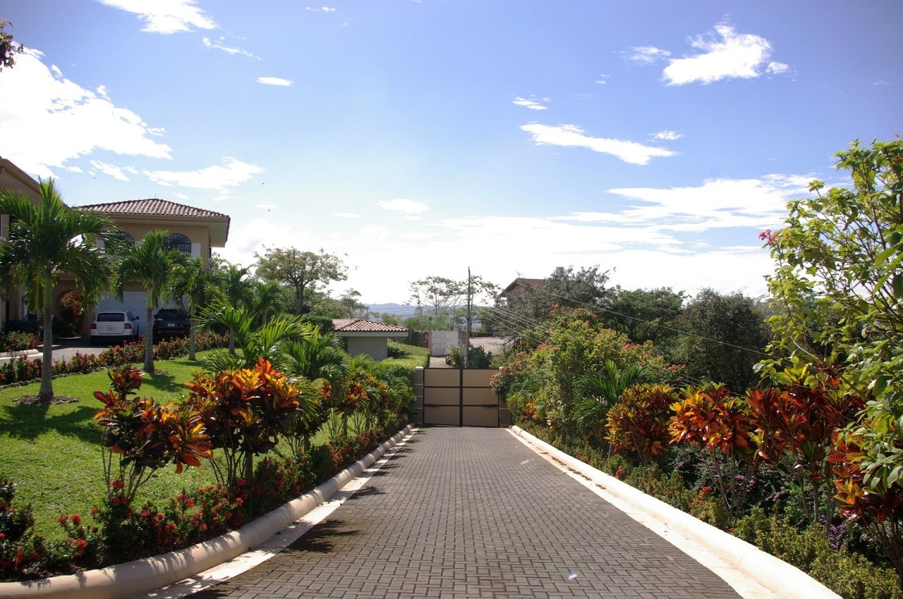 Luxurious Country Villa