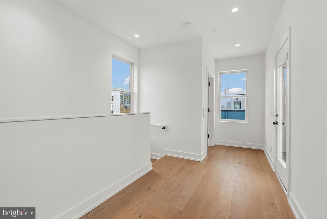 660 Fairmount Ave, Philadelphia, PA 19123