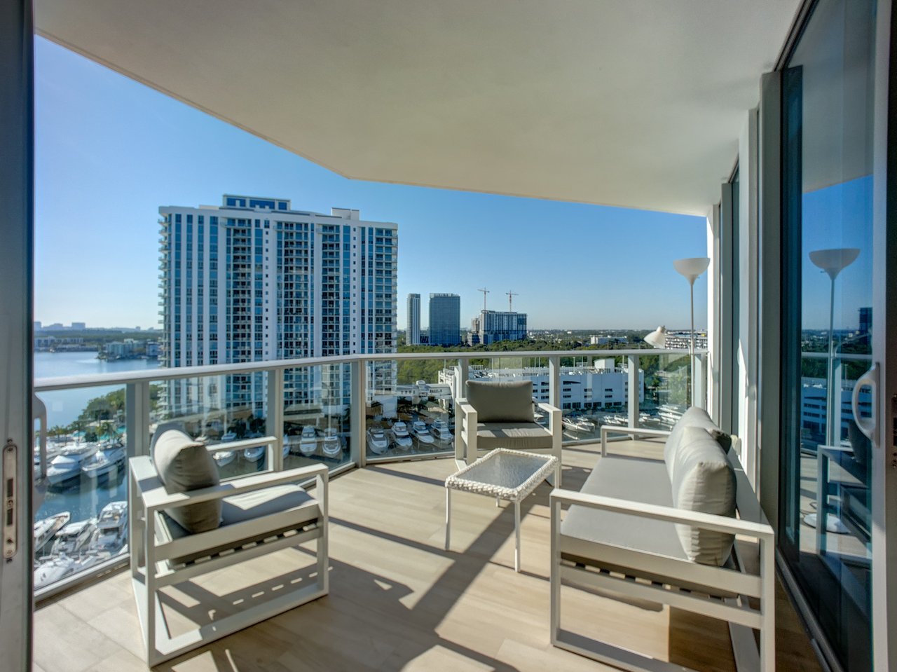 17301 Biscayne Blvd #1203
