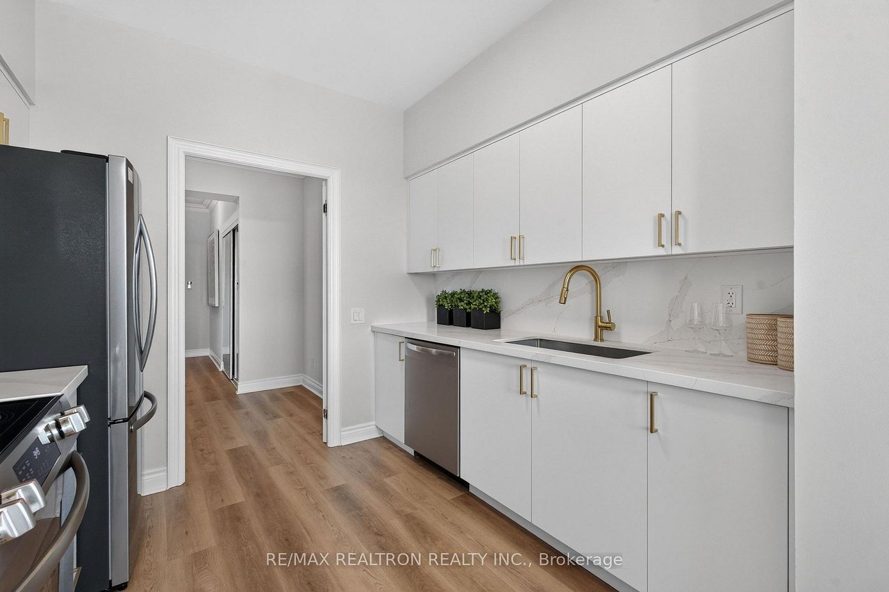 NORTH YORK LUXURY 