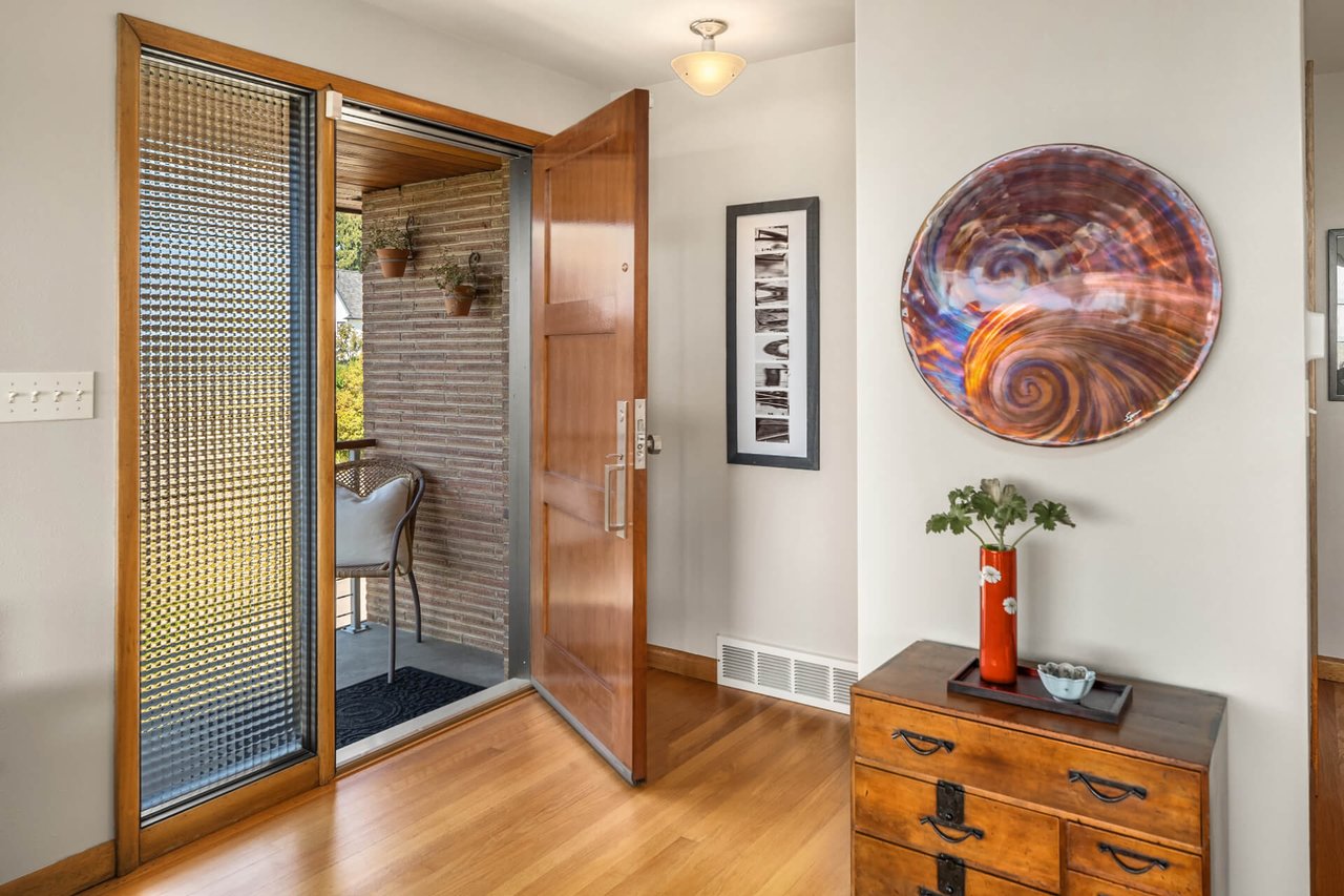 4105 SW Holly Street