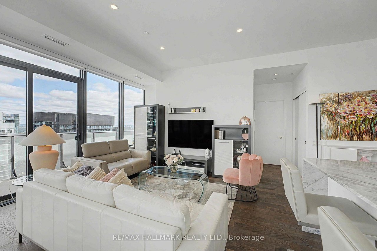 PRESTIGE LIVING AT YONGE & EGLINTON