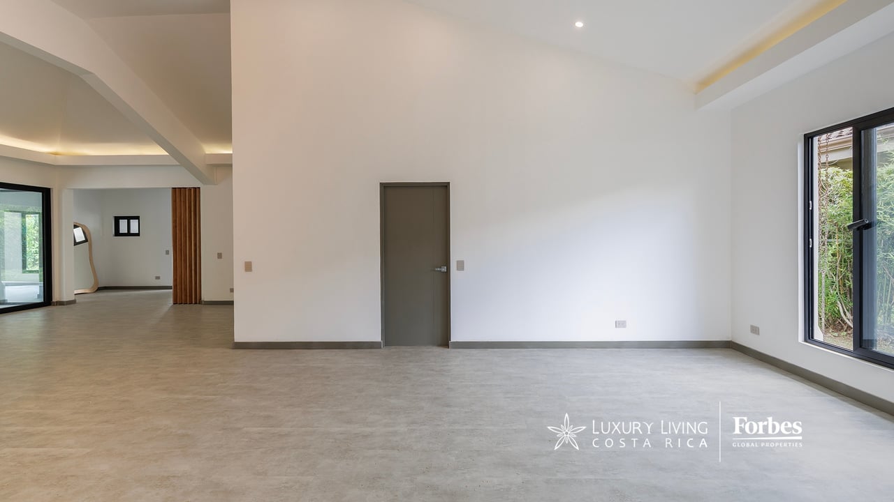 21468 - Remodeled 1-level house, 4 bedrooms, pool, terrace and garden