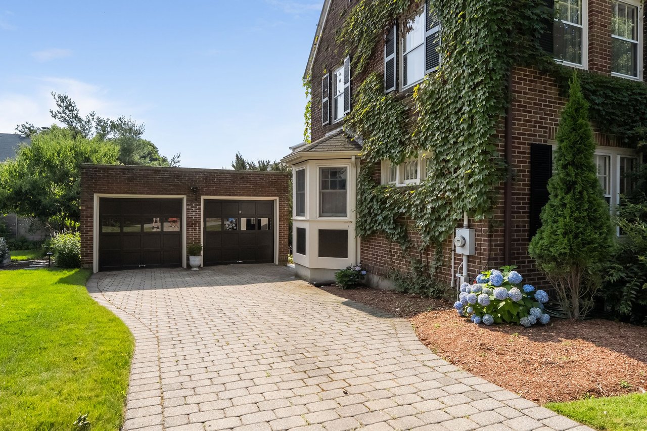 3 Essex Rd