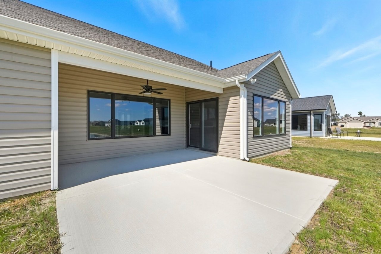 840 Zenos Blvd