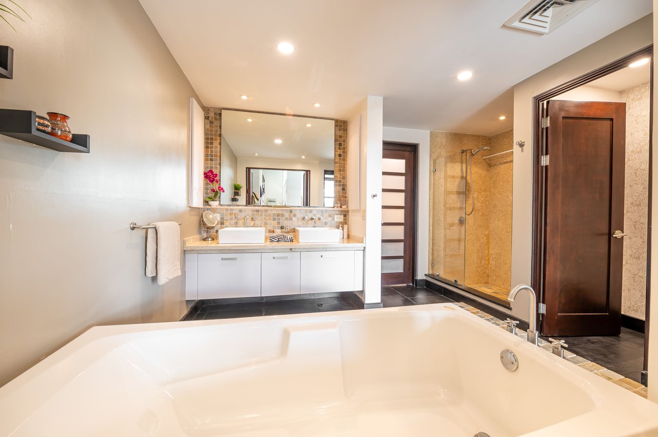 La Perla 113 | Boutique Luxury Condo in the Heart of Tamarindo