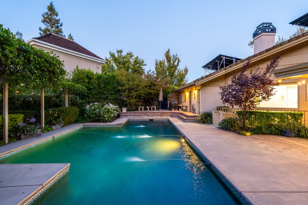 7285 N San Pedro Ave