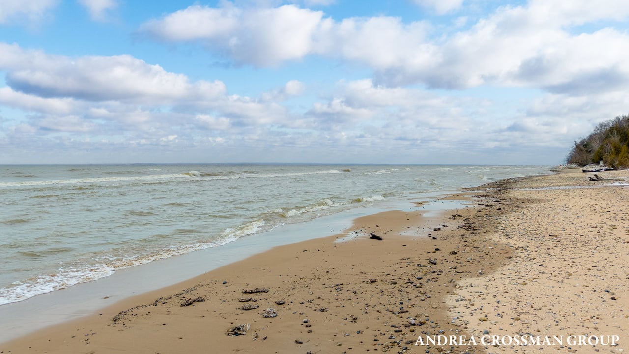 6919 Bendemeer Drive