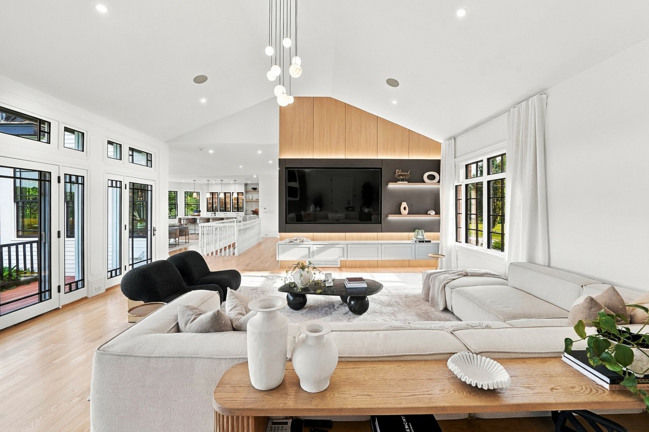An Exceptional Southborough Estate