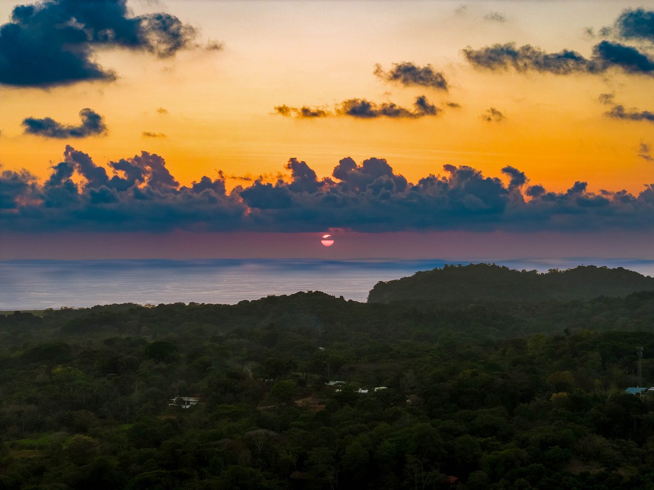 Guest House and Infinity Pool Ocean View Luxury Estate