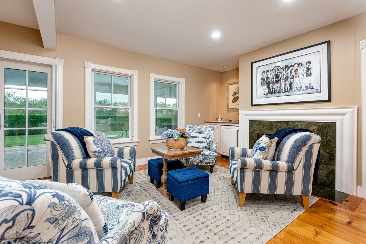 24 Cannonbury Ln