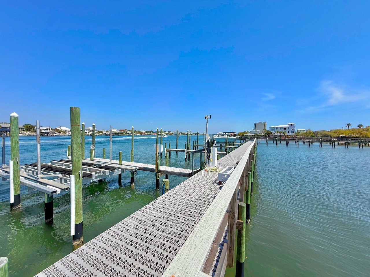 PERDIDO KEY BEACH HOUSE 208 CLIPPER DR 