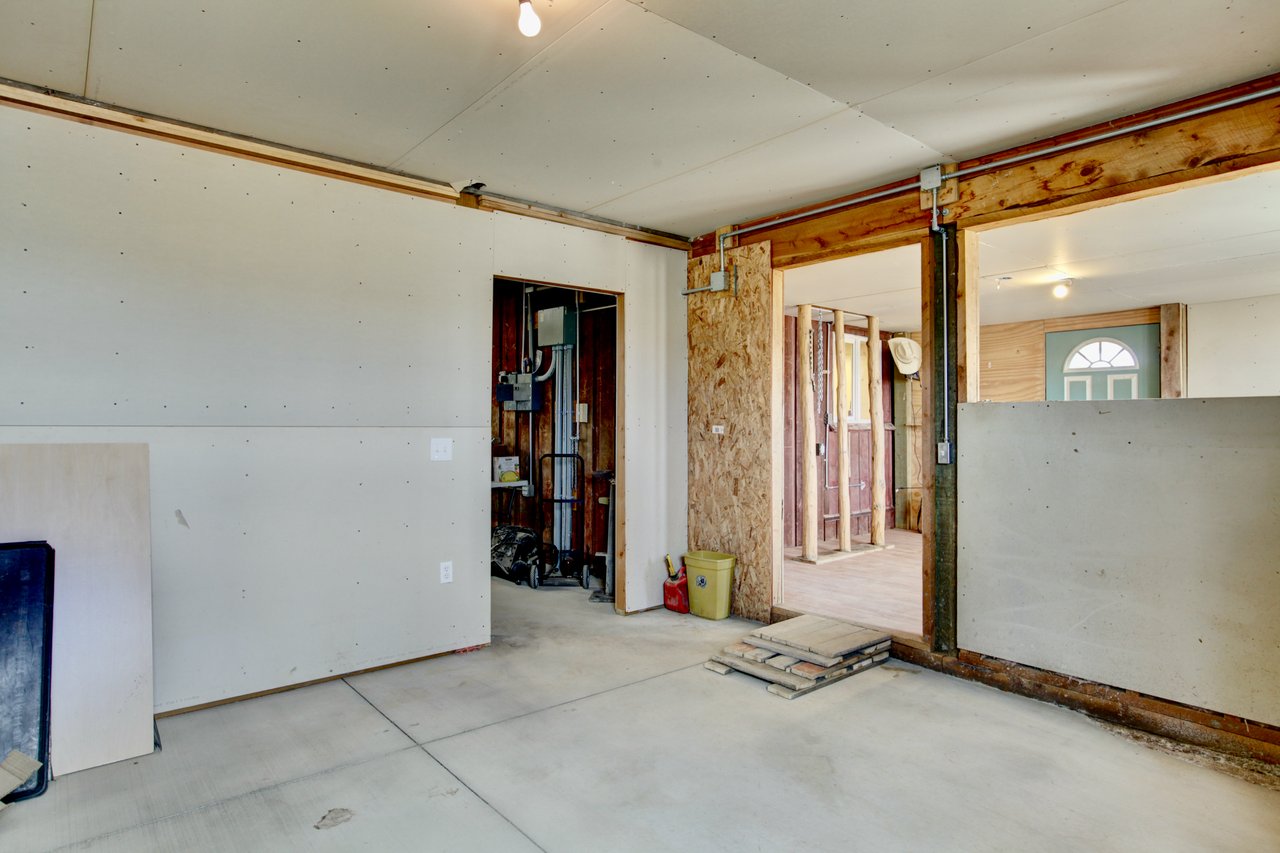 26132 Hammond Avenue