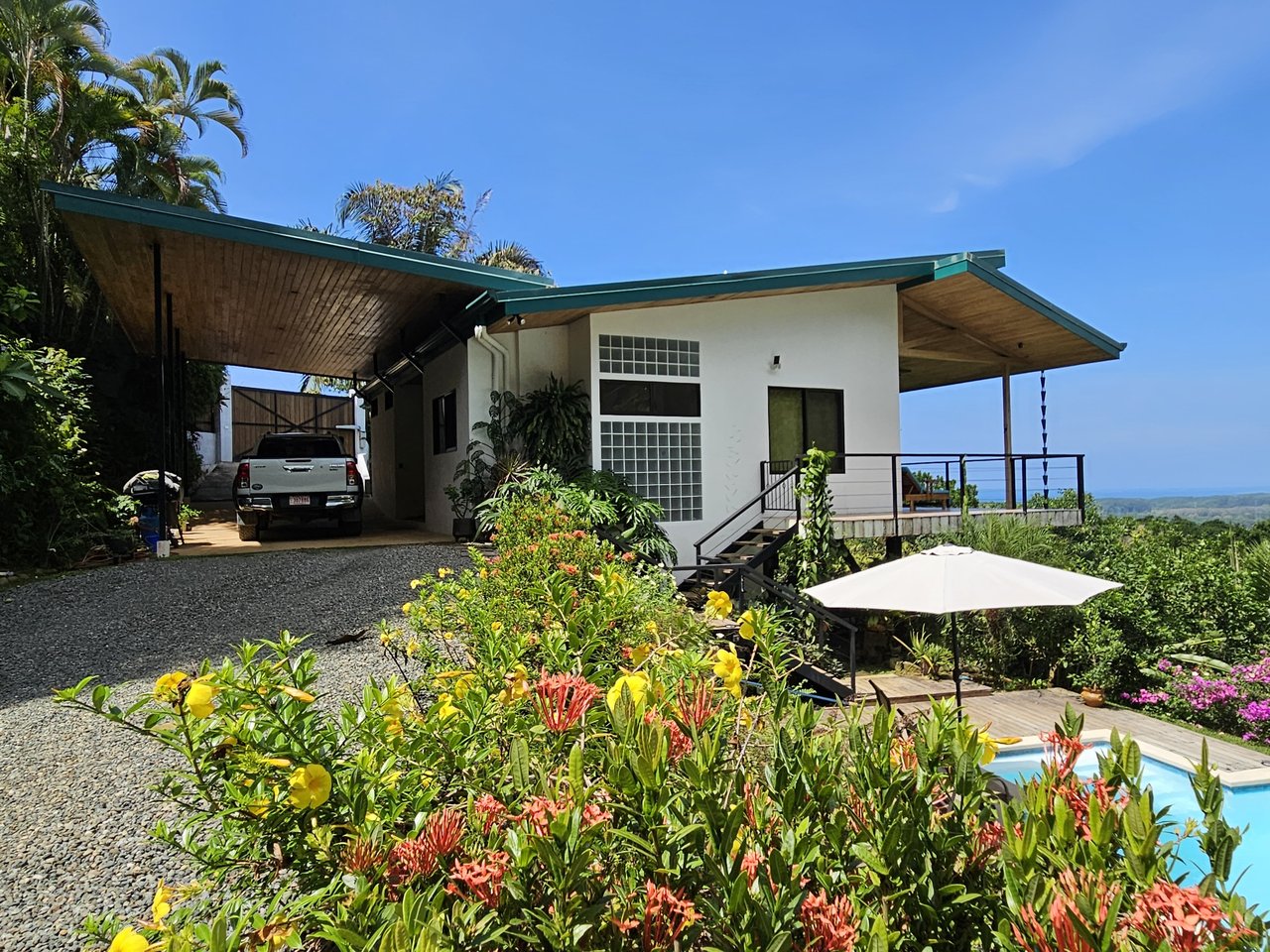 Beautiful sea view House Guesthouse and Pool in a gated Community close to awesome Beaches