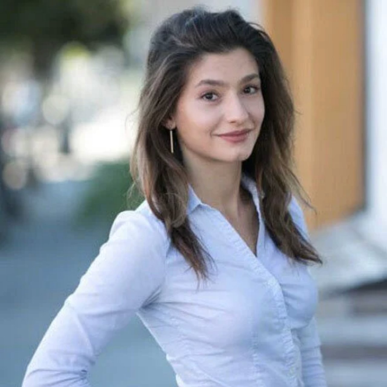 Valentina Khalatyan Santa Monica, CA Real Estate Agent Headshot