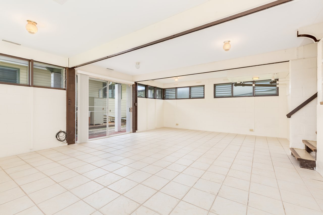 3313 Manoa Road
