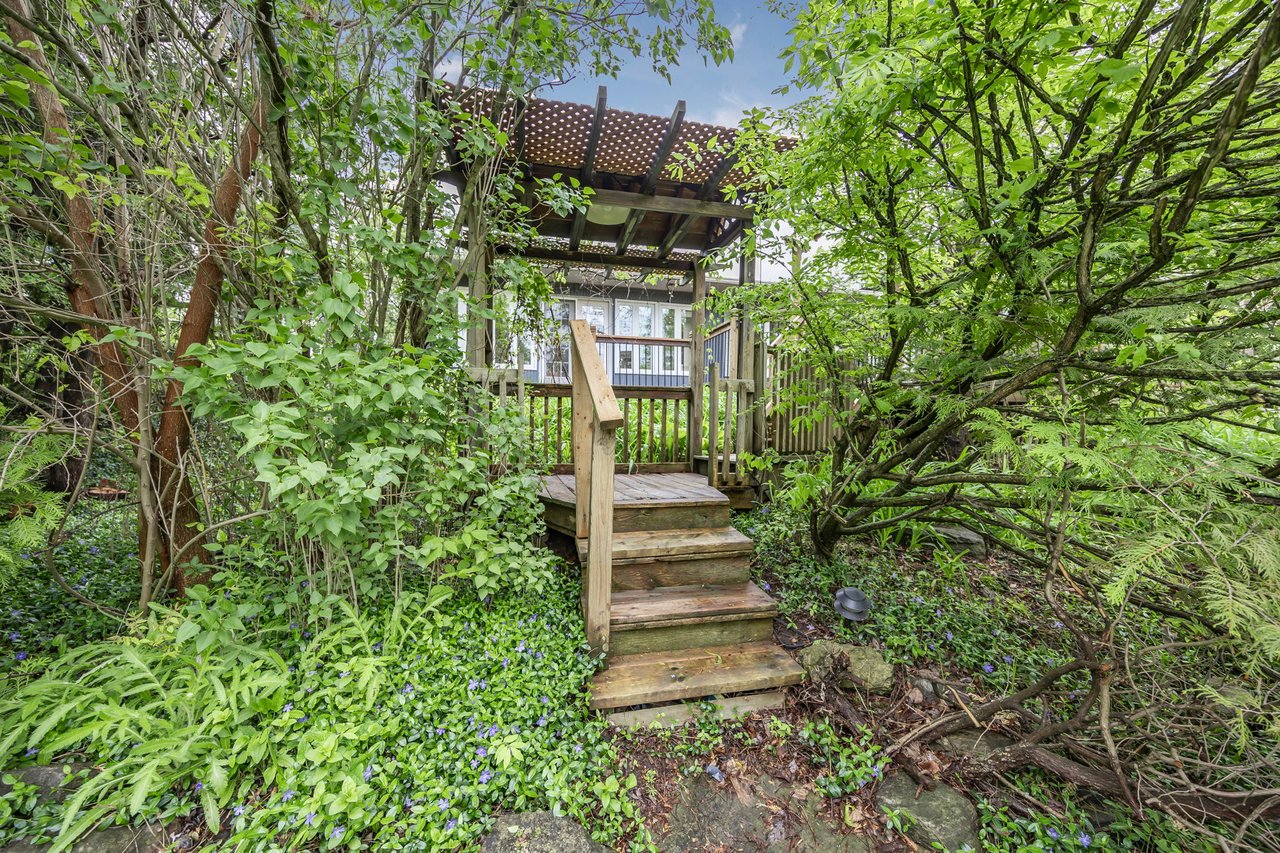 55 Old Church Road, King