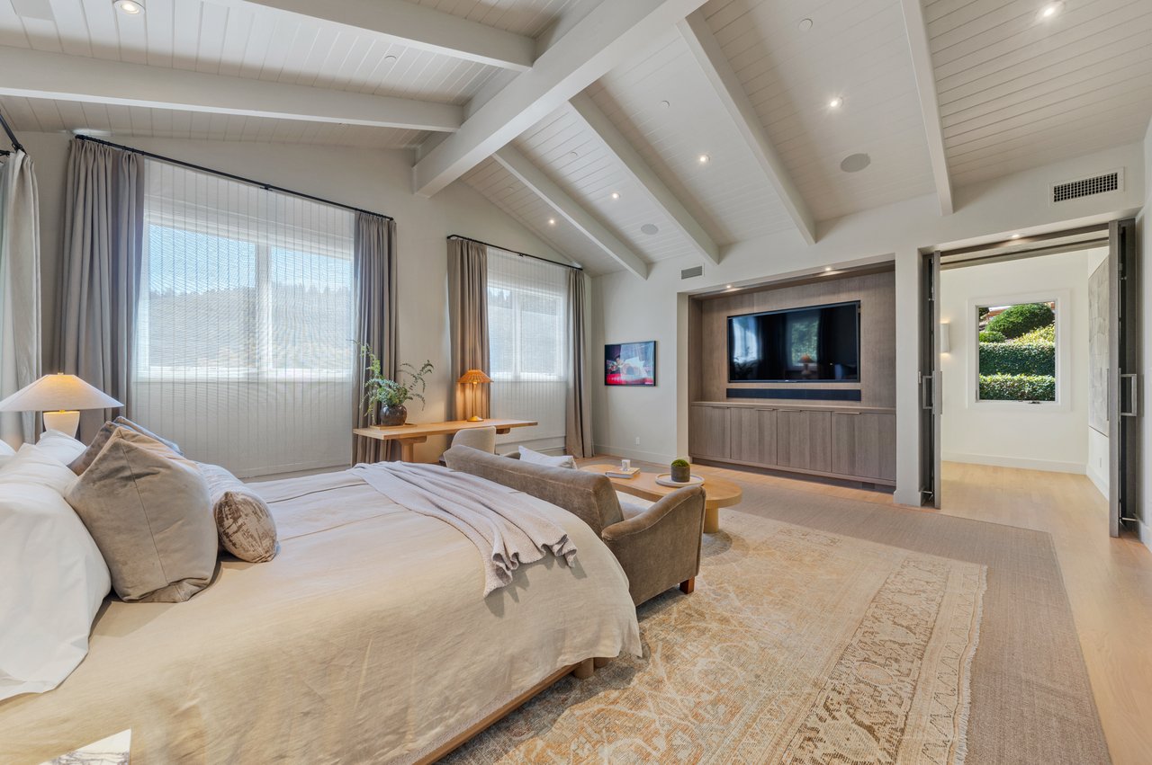 Private, Modern Compound in Premier Ross Location