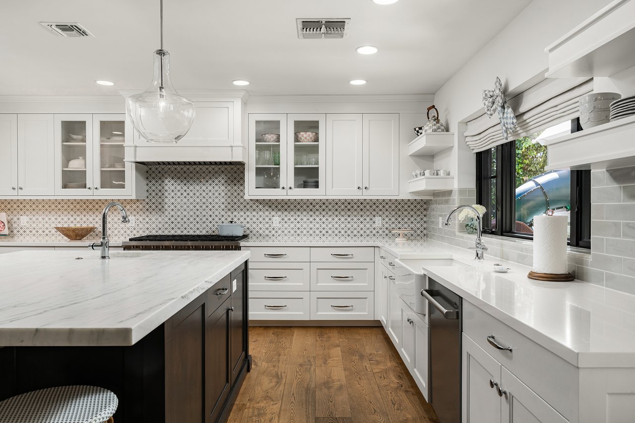 3628 N 49TH Place