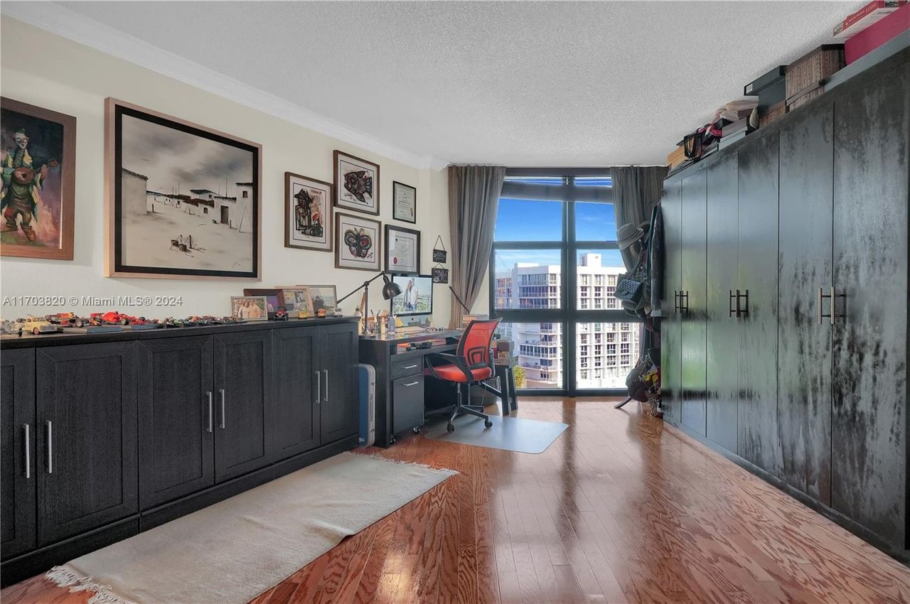 1121 Crandon Blvd, #E803