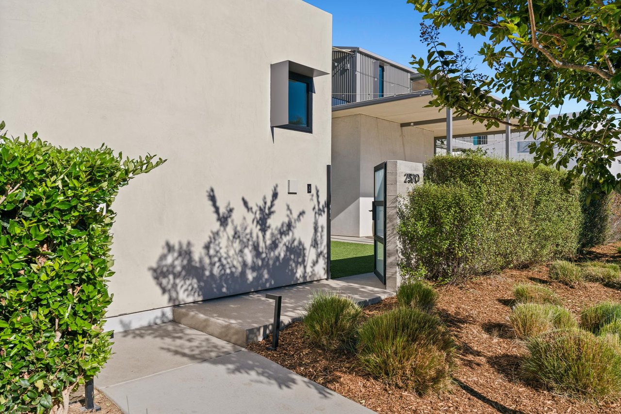 2320 Clay Street