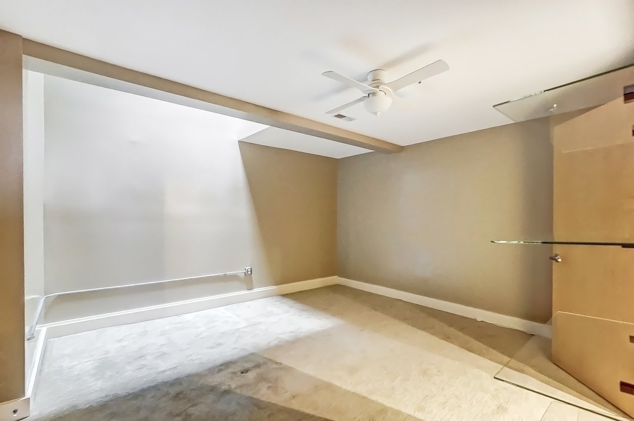 26 E 6th St. (3 units available.) #702, #802 #803