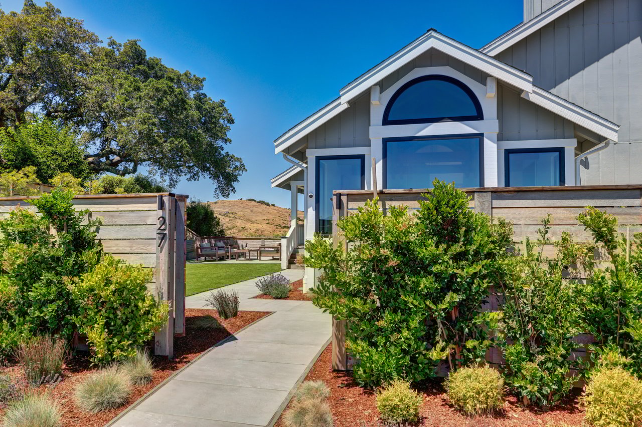 Stylish View Home on a Cul-De-Sac