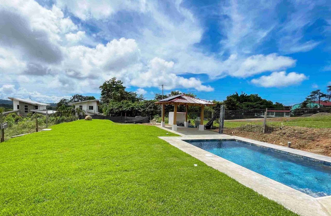 Brand-New Easy-Access 2-Bedroom Home with Big Pool & Peaceful Terraza on Calle Cascada in Ojochal Costa Rica
