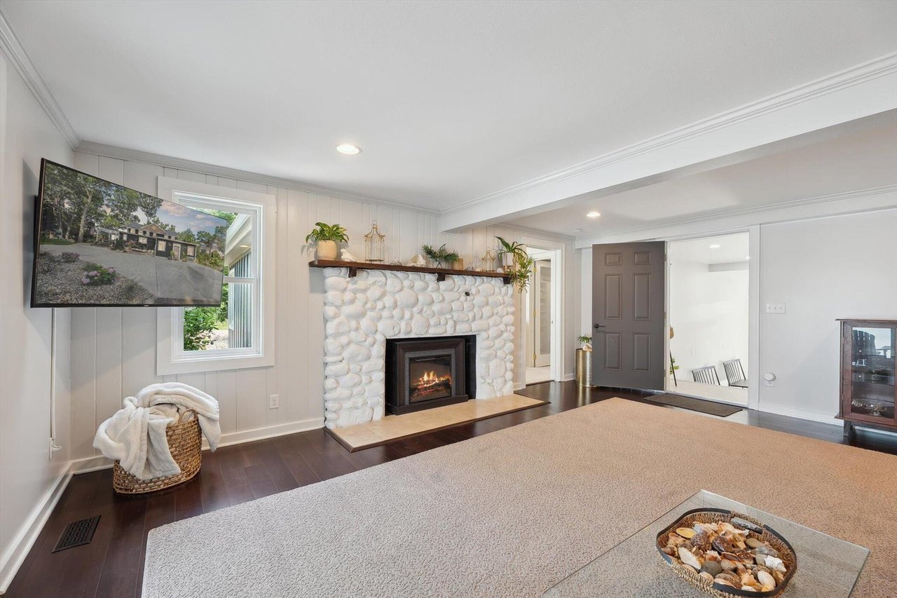 240 AQUAMARINE DRIVE