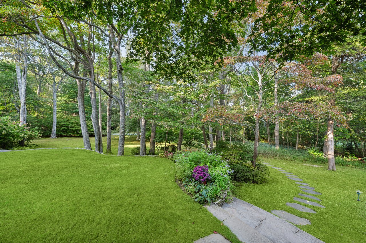 10 Oak Drive