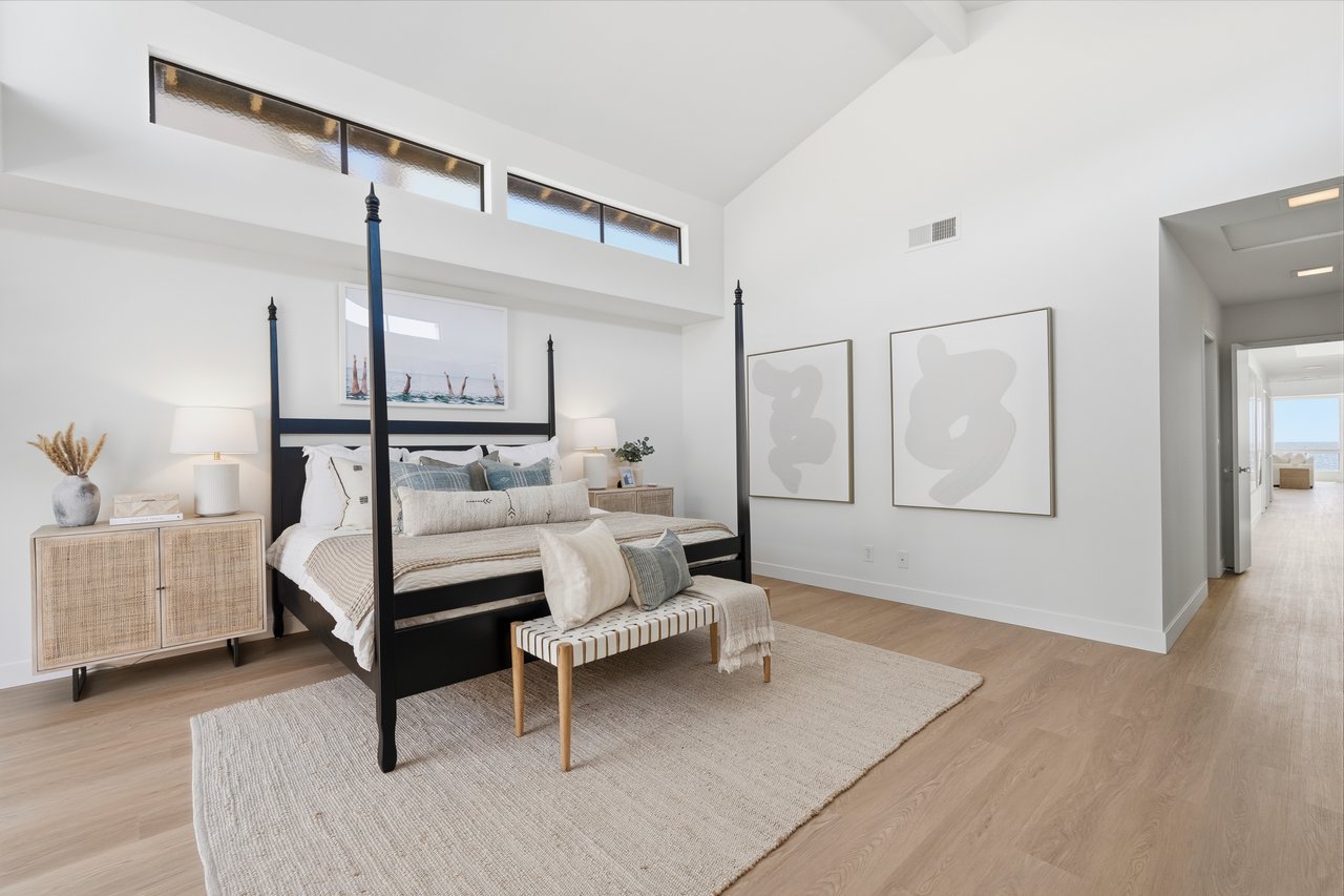 2516 The Strand