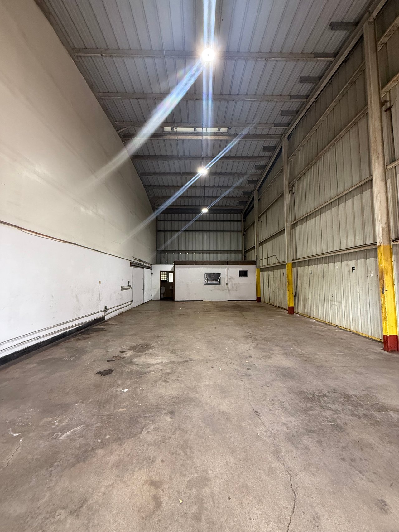 Lihue Industrial Building Bay 10