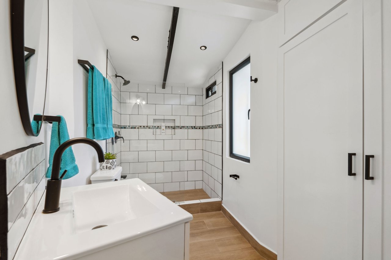 Casa Cozy | The Perfect Blend of Comfort & Convenience, Steps to the Beach!